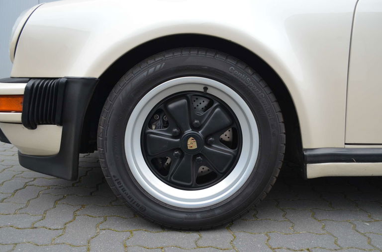 Porsche 911 Carrera 3.2 WTL