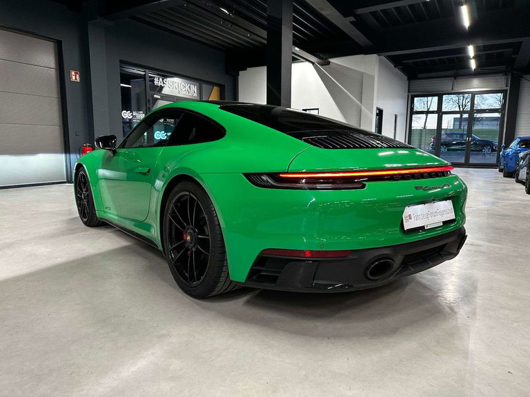 Porsche 992 Carrera GTS