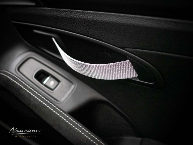 Porsche 718 Cayman GT4