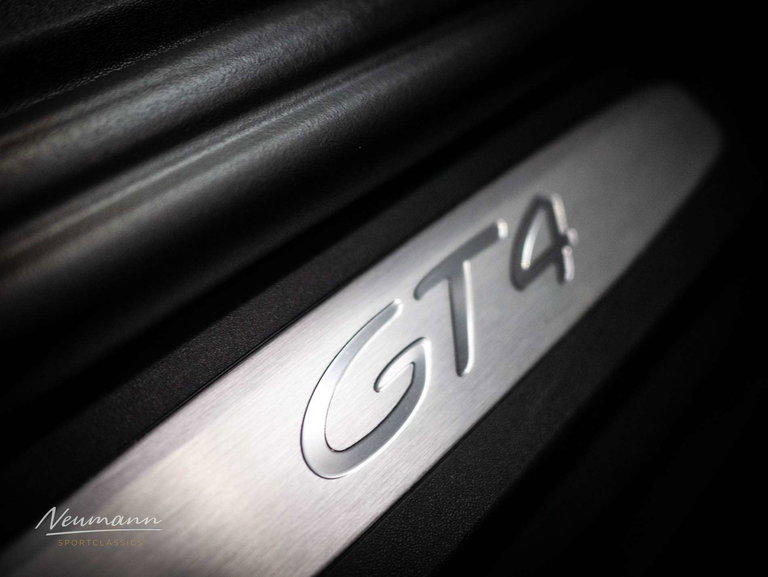 Porsche 718 Cayman GT4