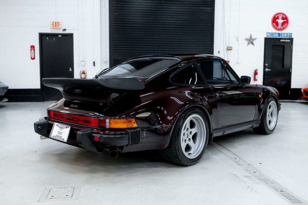Porsche 911 Turbo 3.3 (US)