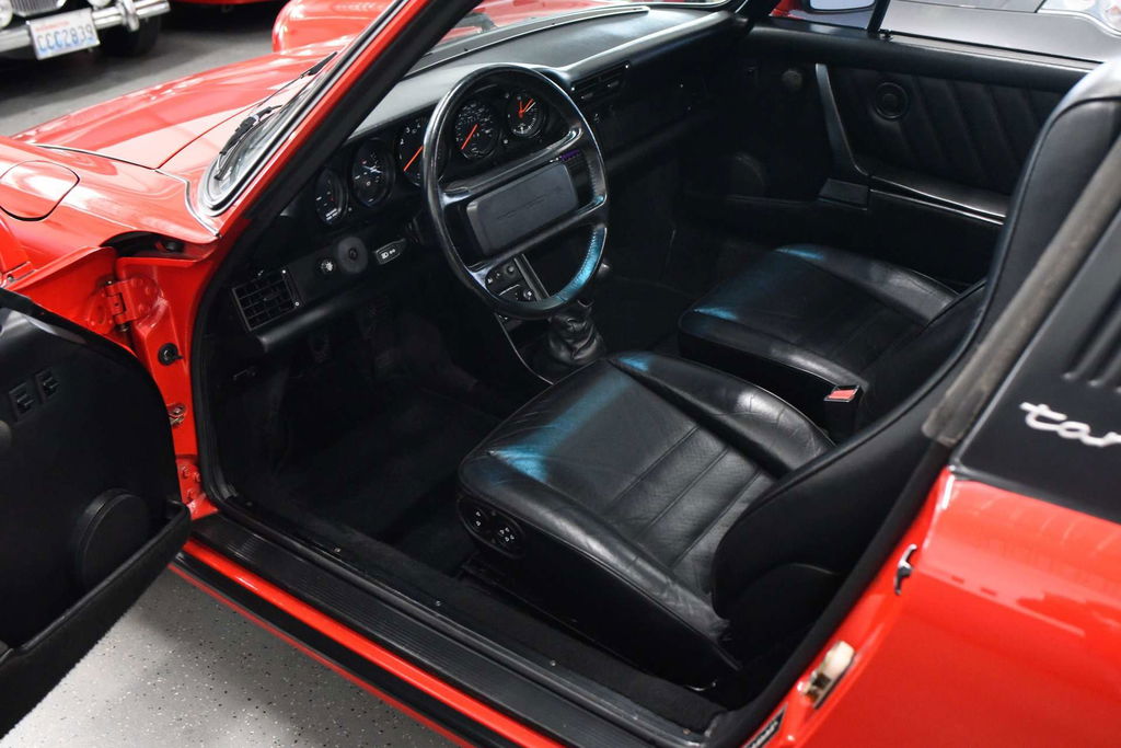 Porsche 911 Carrera 3.2 (US)