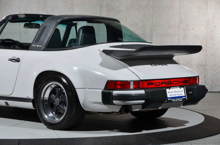 Porsche 911 Carrera 3.2