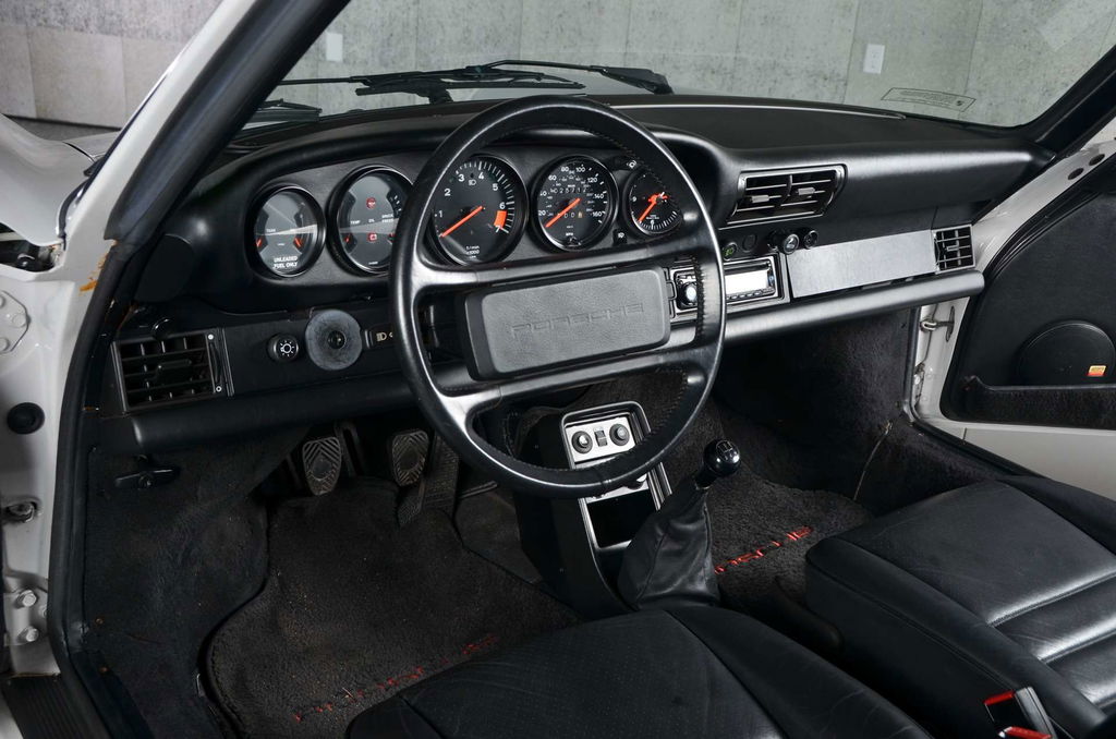 Porsche 911 Carrera 3.2