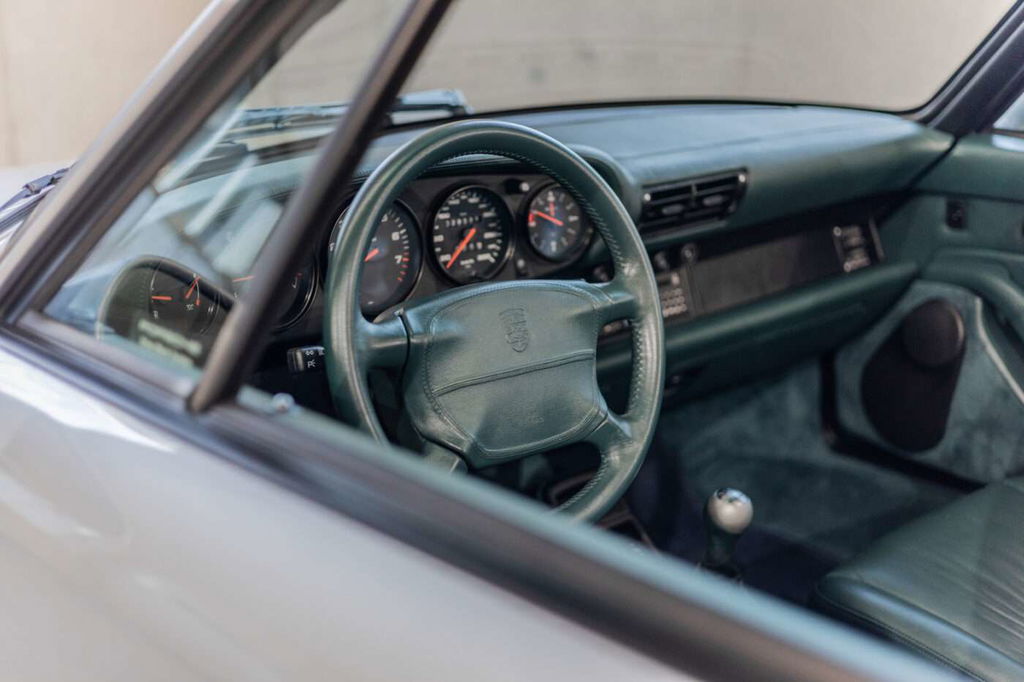 Porsche 993 Carrera 4