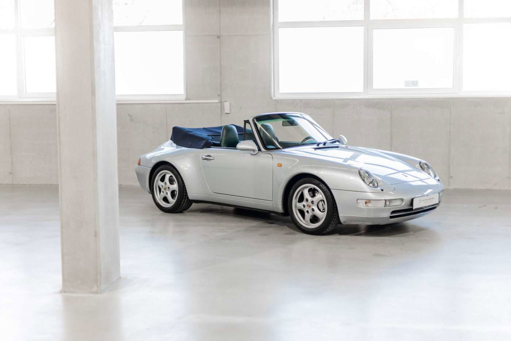 PORSCHE 911 (993) CARRERA 4 CABRIOLET kafuen