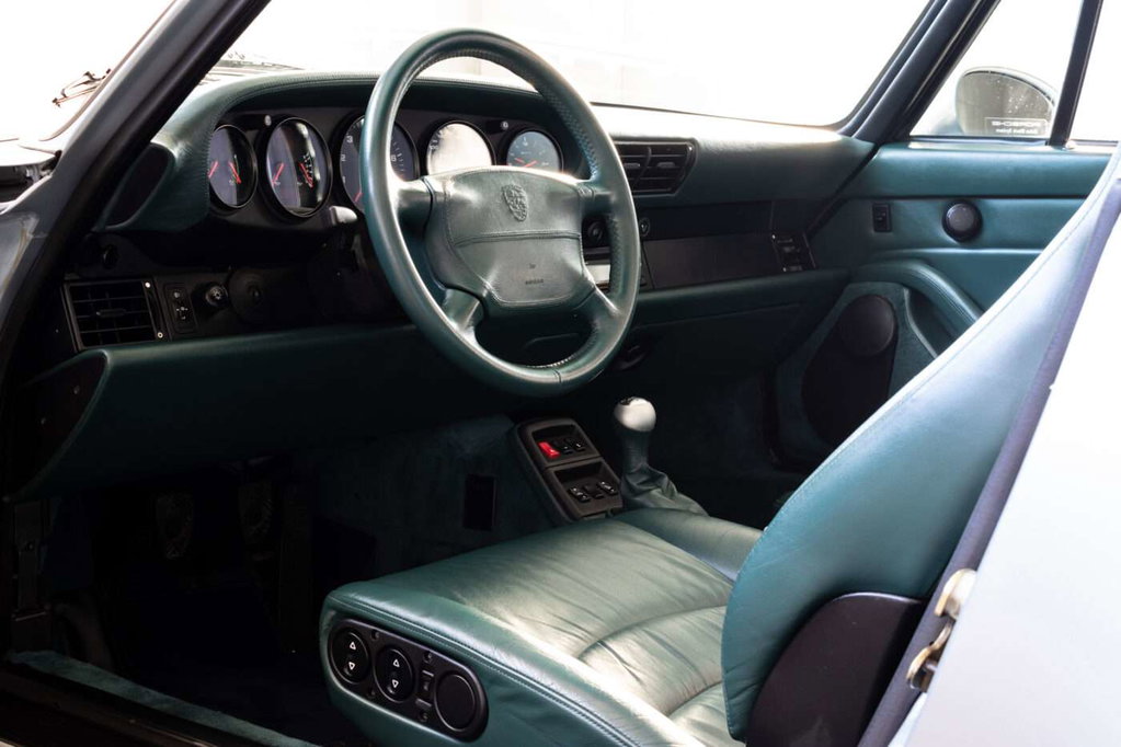 Porsche 993 Carrera 4
