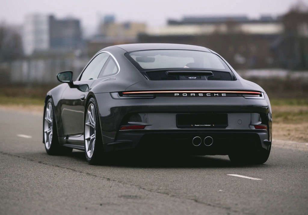 Porsche 992 GT3 Touring