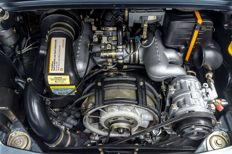 Porsche 911 Carrera 3.2 (US)