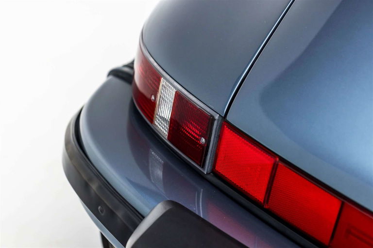 Porsche 911 Carrera 3.2 (US)