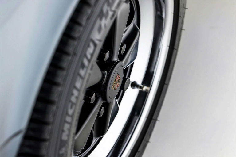 Porsche 911 Carrera 3.2 (US)