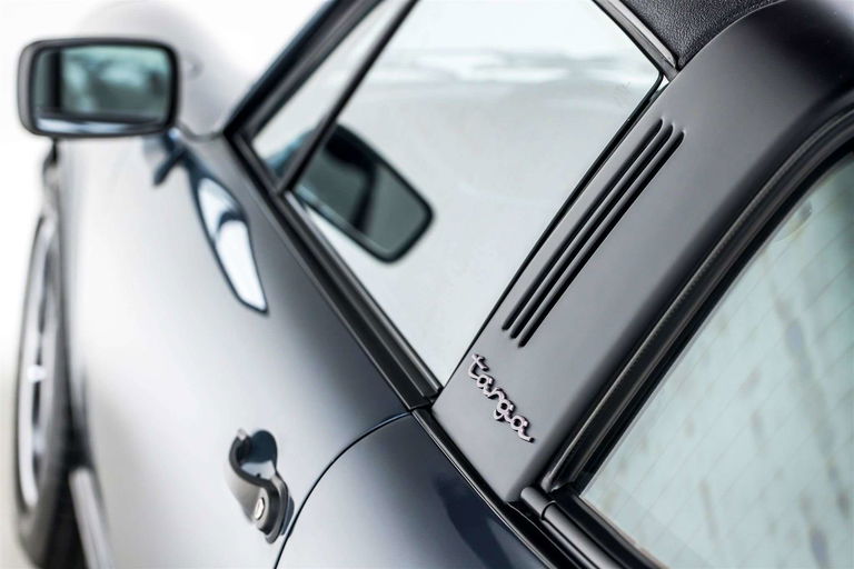 Porsche 911 Carrera 3.2 (US)