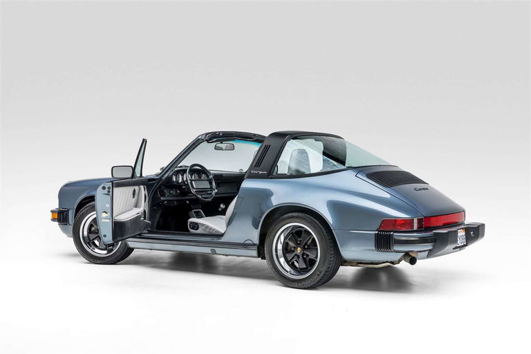 Porsche 911 Carrera 3.2 (US)