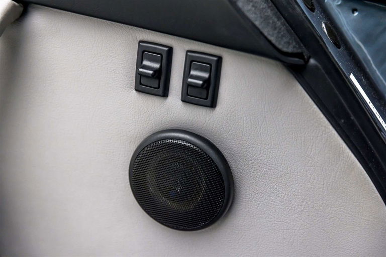 Porsche 911 Carrera 3.2 (US)