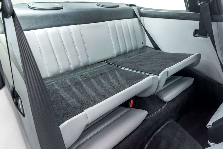 Porsche 911 Carrera 3.2 (US)