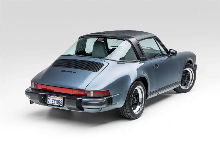 Porsche 911 Carrera 3.2 (US)