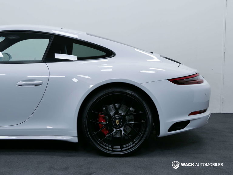 Porsche 991.2 Carrera GTS