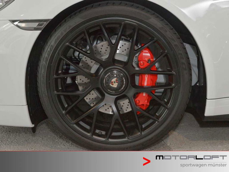Porsche 991 Carrera GTS