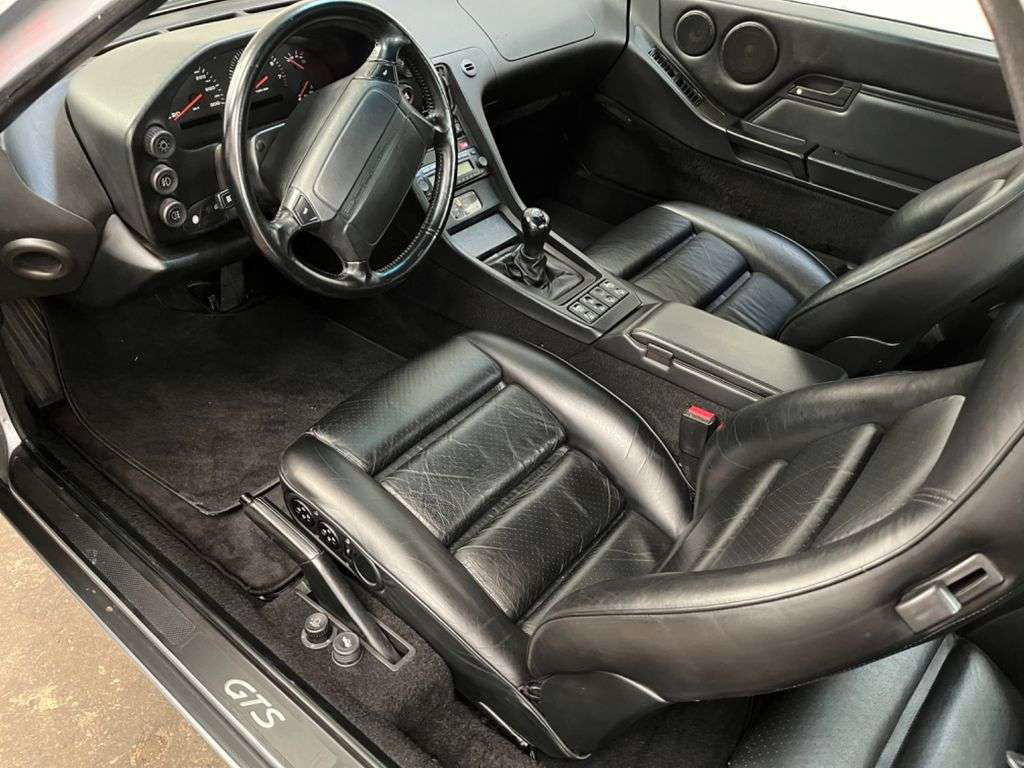 Porsche 928 GTS