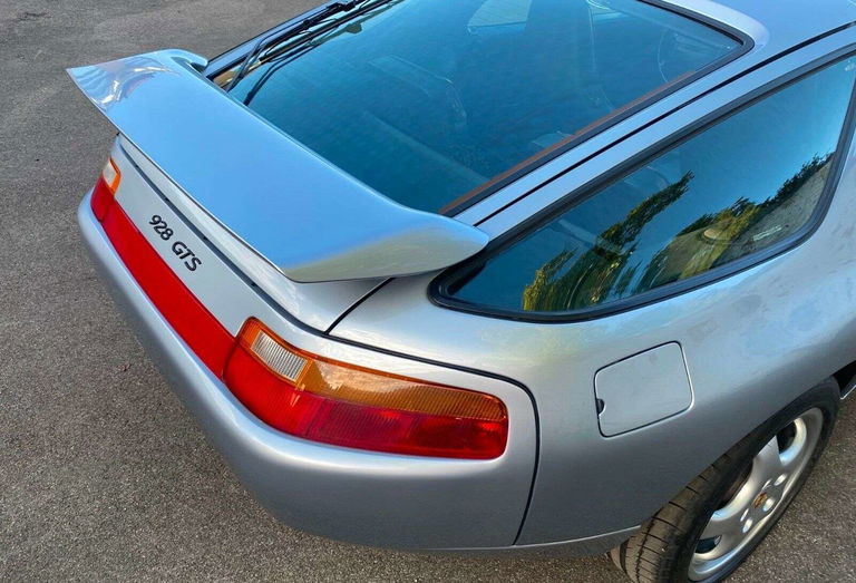 Porsche 928 GTS