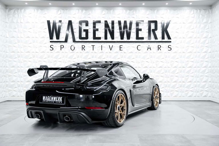 Porsche 718 Cayman GT4 RS