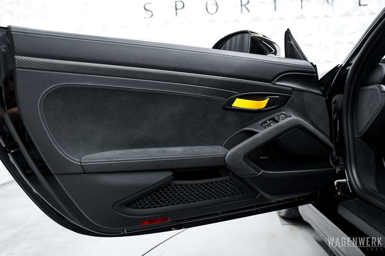 Porsche 718 Cayman GT4 RS