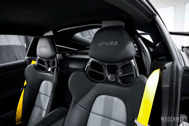 Porsche 718 Cayman GT4 RS