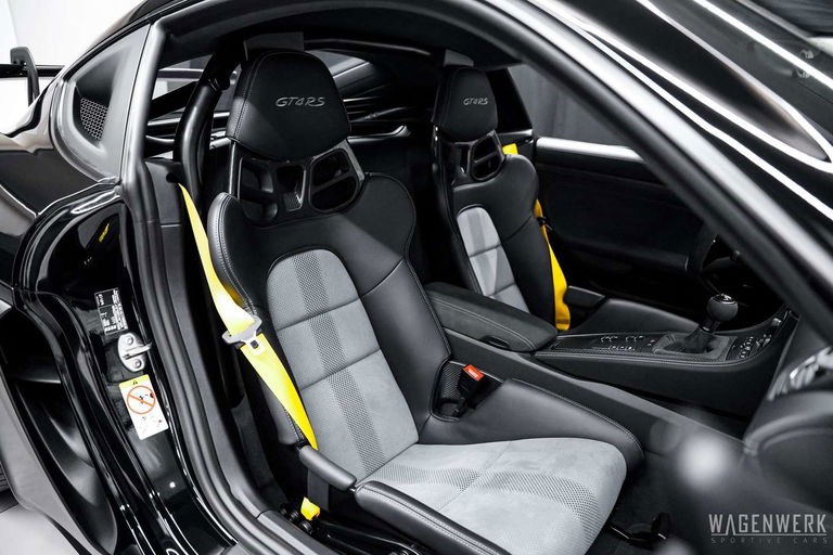 Porsche 718 Cayman GT4 RS