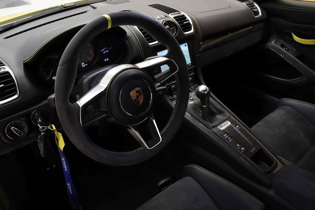 Porsche 981 Cayman GT4