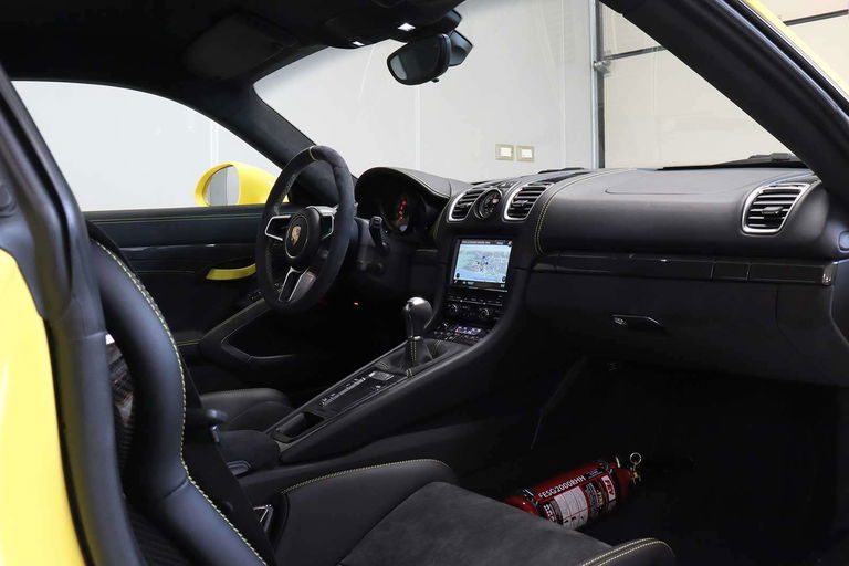 Porsche 981 Cayman GT4