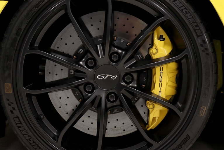 Porsche 981 Cayman GT4