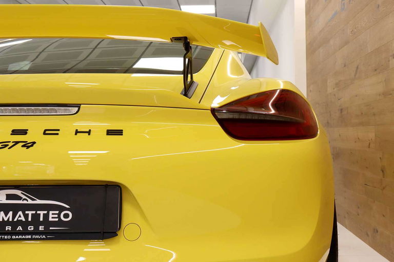 Porsche 981 Cayman GT4