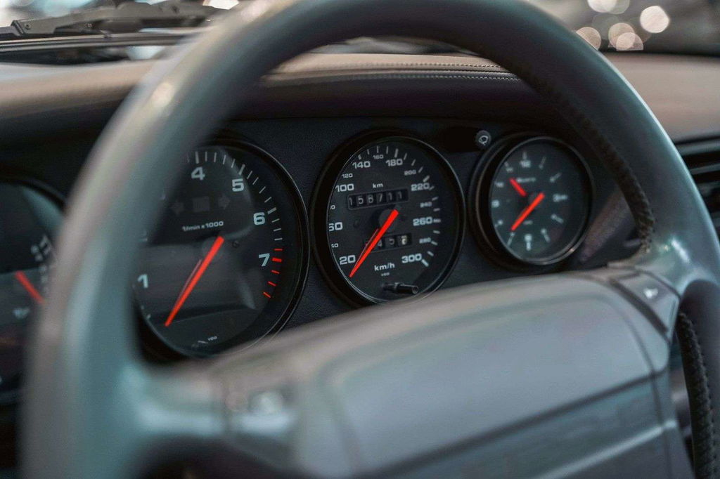 Porsche 964 Carrera 4