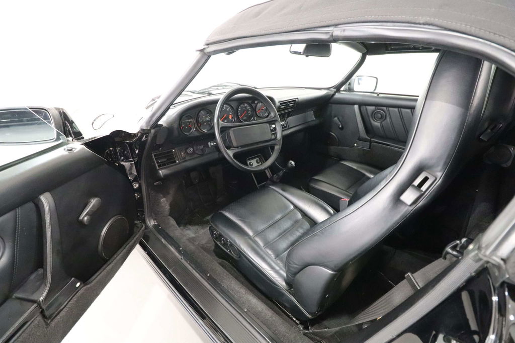 Porsche 911 Carrera 3.2 Speedster