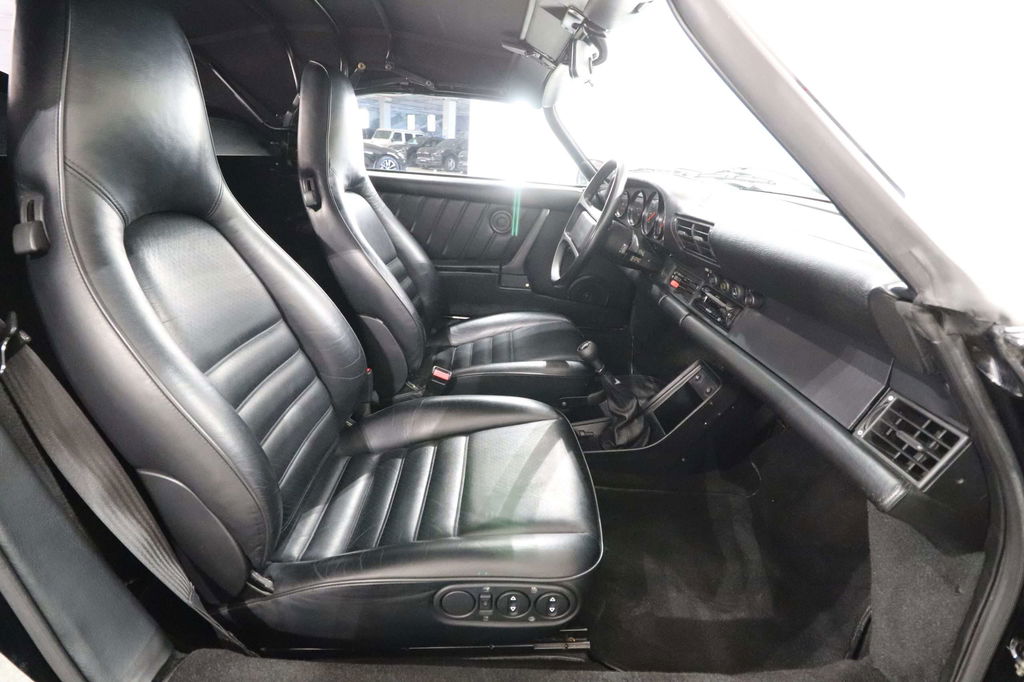 Porsche 911 Carrera 3.2 Speedster