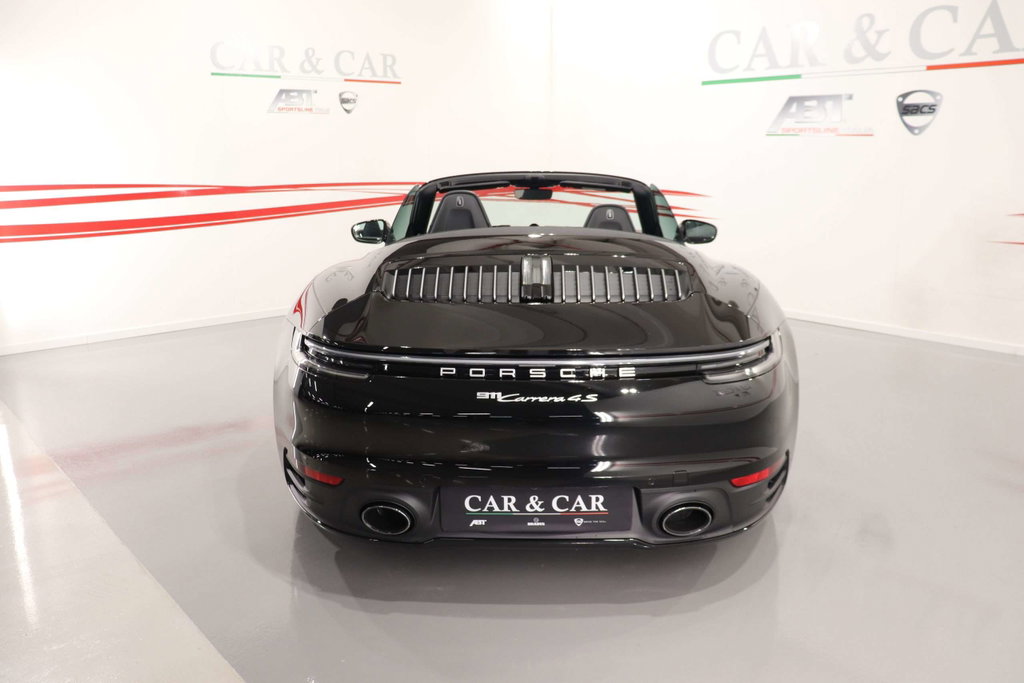 Porsche 992 Carrera 4S