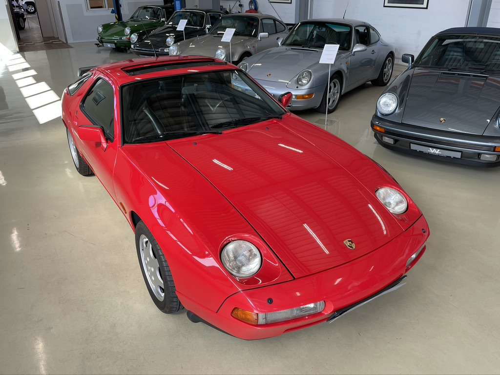 Porsche 928 GT