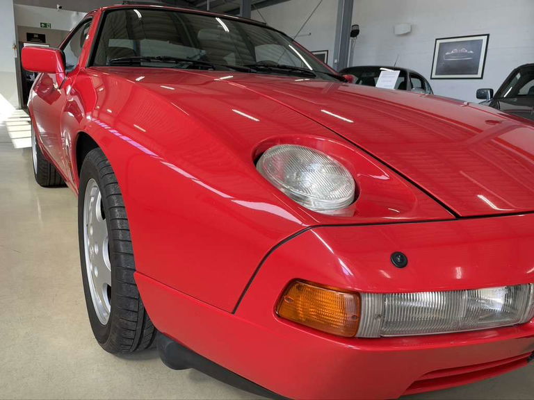 Porsche 928 GT