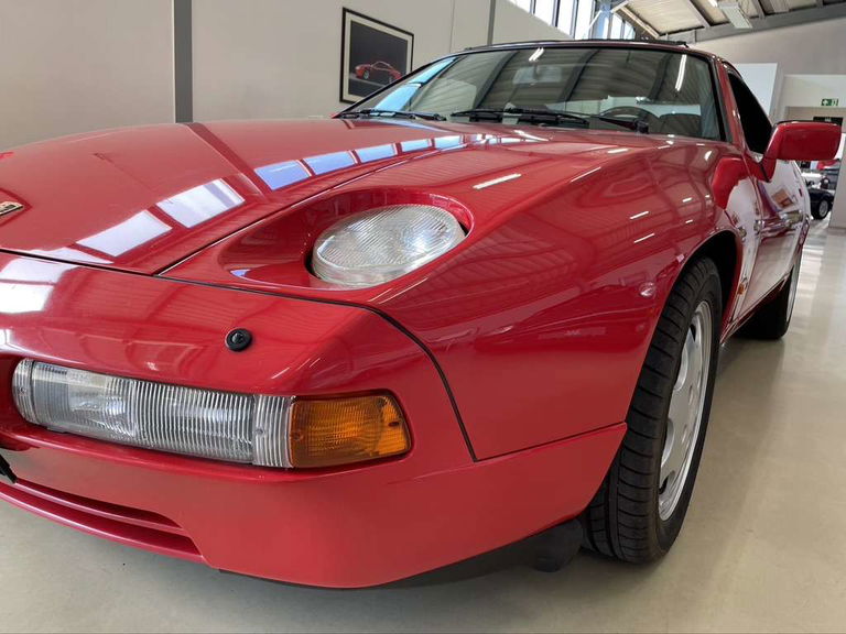 Porsche 928 GT