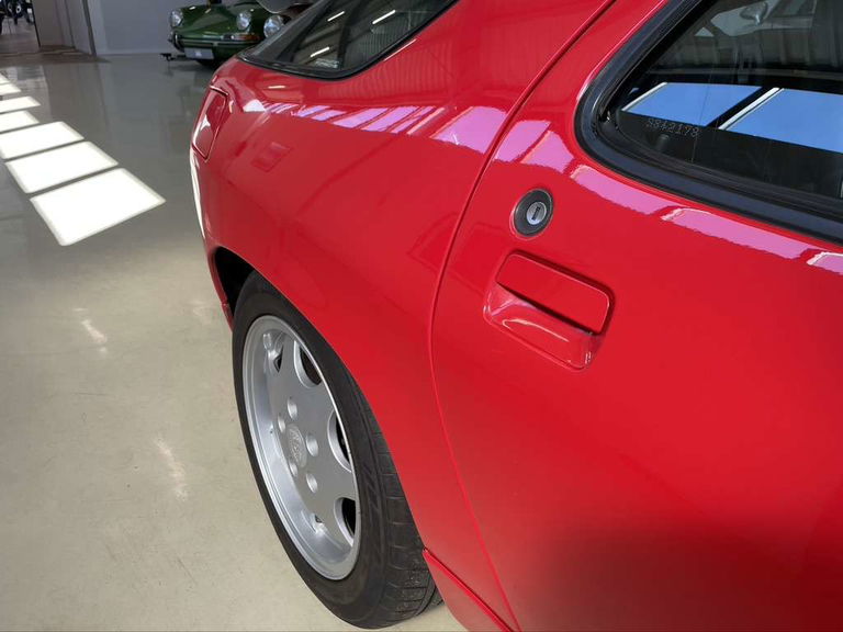 Porsche 928 GT