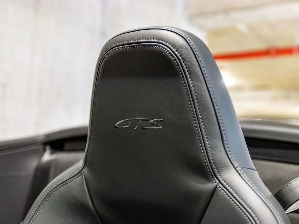 Porsche 992 Carrera 4 GTS