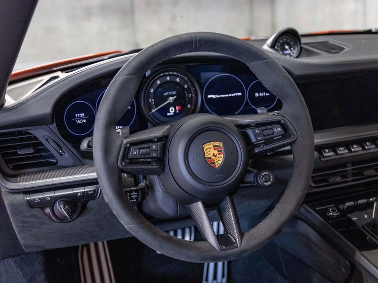 Porsche 992 Carrera 4 GTS