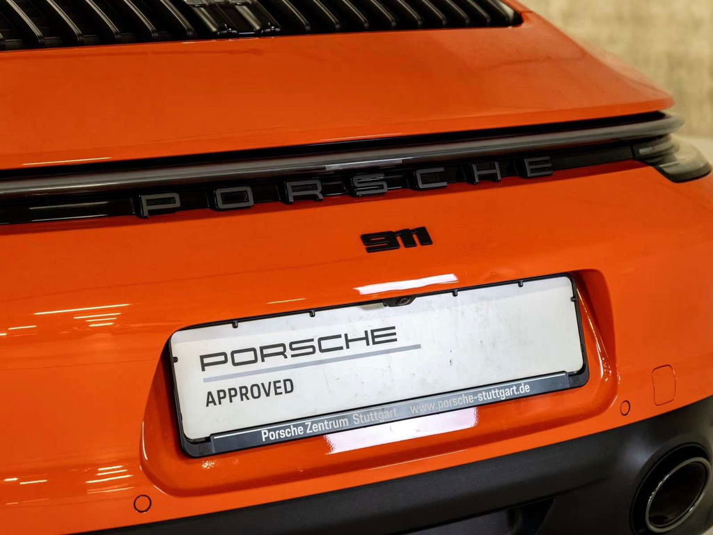 Porsche 992 Carrera 4 GTS