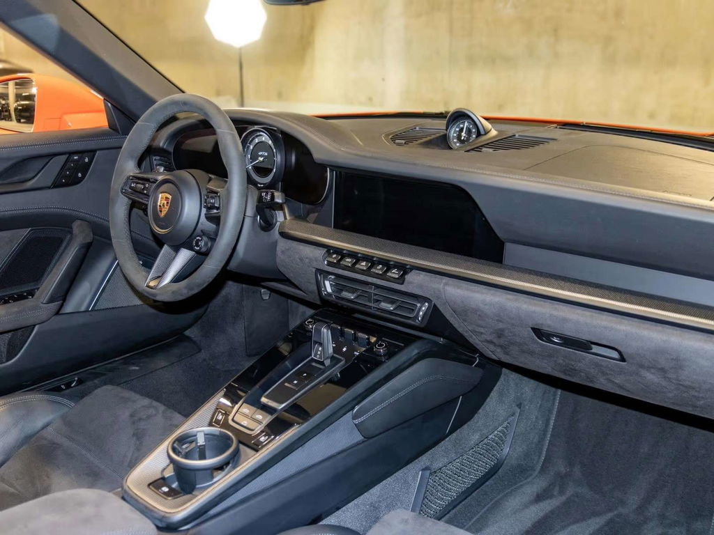 Porsche 992 Carrera 4 GTS