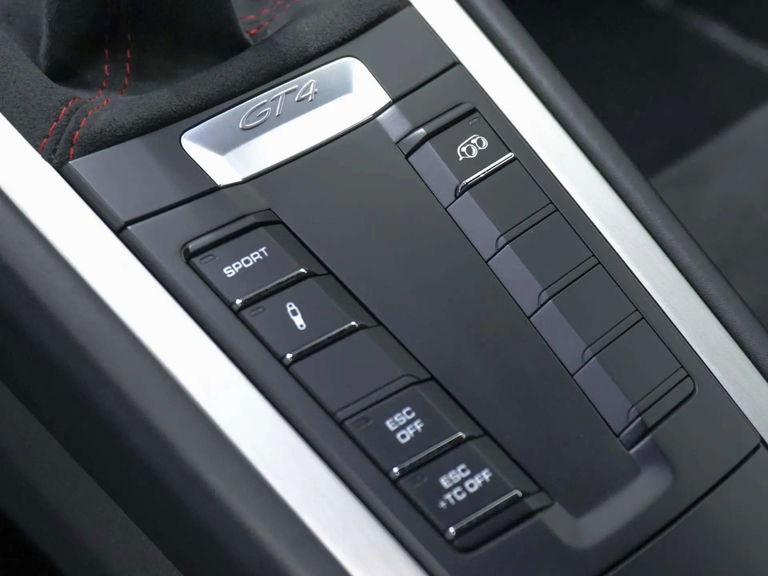 Porsche 981 Cayman GT4