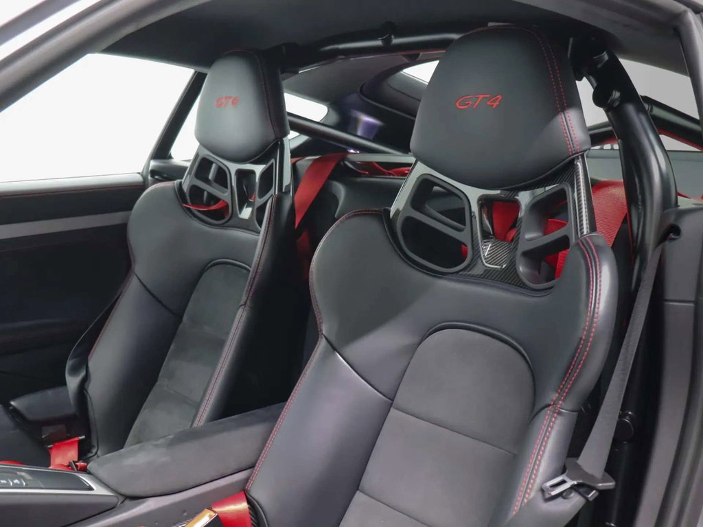 Porsche 981 Cayman GT4