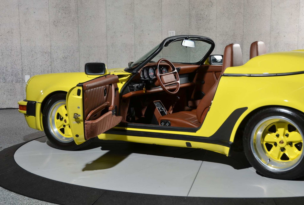 Porsche 911 Carrera 3.2 Speedster