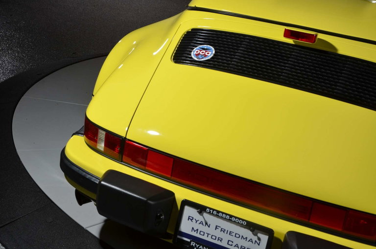 Porsche 911 Carrera 3.2 Speedster