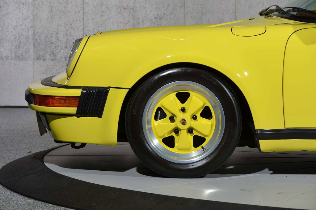 Porsche 911 Carrera 3.2 Speedster