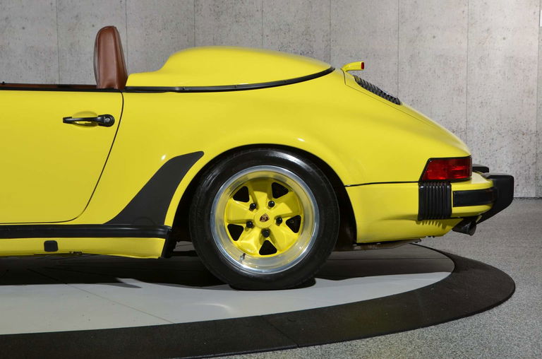 Porsche 911 Carrera 3.2 Speedster